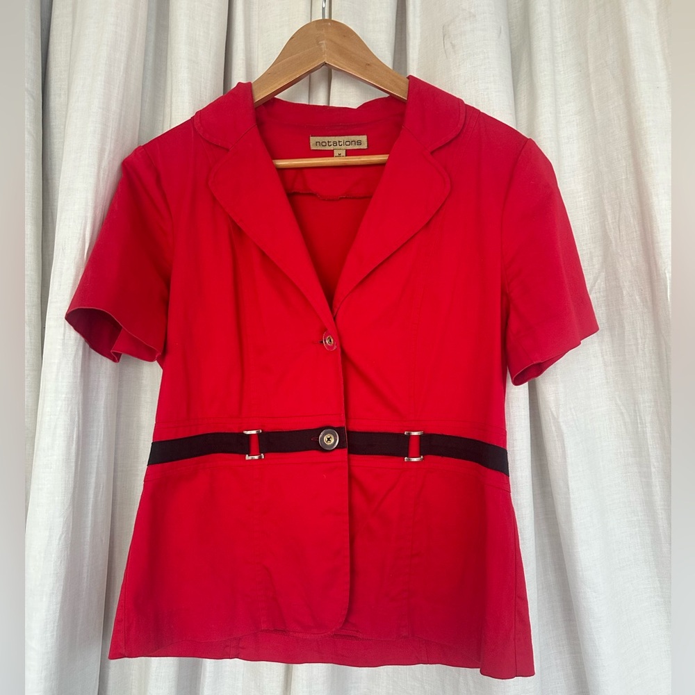 VINTAGE Short Sleeve Blazer Jacket wi/Black Belt Accents and Vintage Buttons EUC